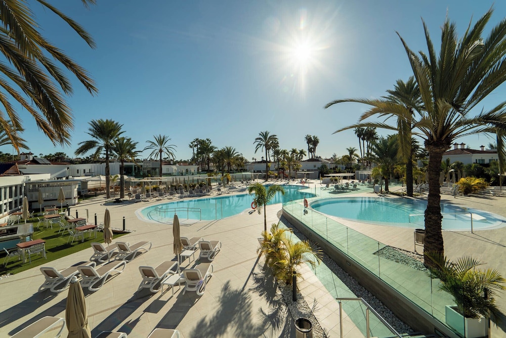 Hotel LIVVO Dunagolf Suites - zdjęcie 4