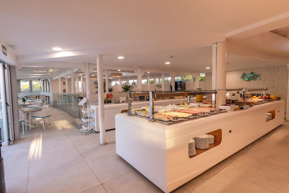 Hotel LIVVO Dunagolf Suites — Restaurant & bars in Maspalomas, Canary Islands