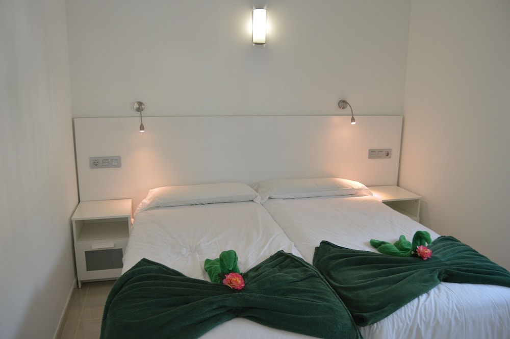 Bahía Calma Beach — Hotel rooms in Costa Calma, Canary Islands
