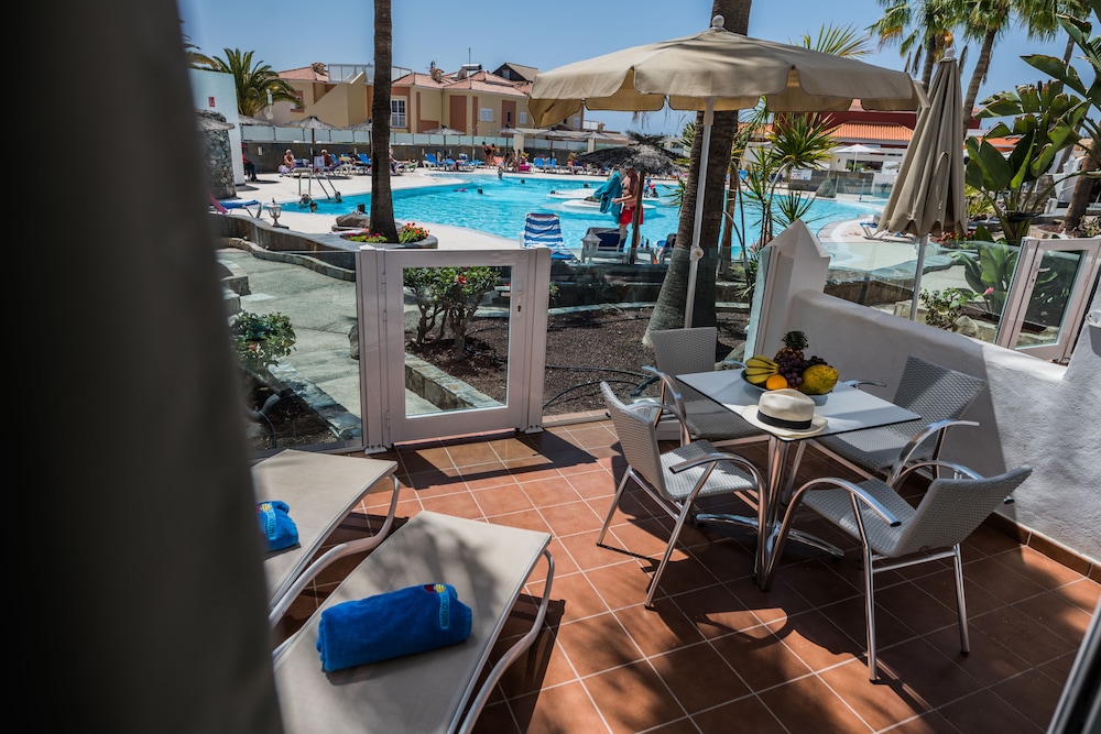 Bahía Calma Beach — Swimming pool in Costa Calma, Canary Islands