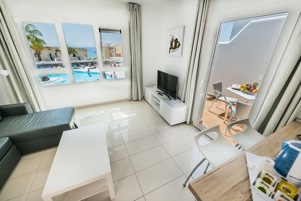 Bahía Calma Beach — Hotel rooms in Costa Calma, Canary Islands