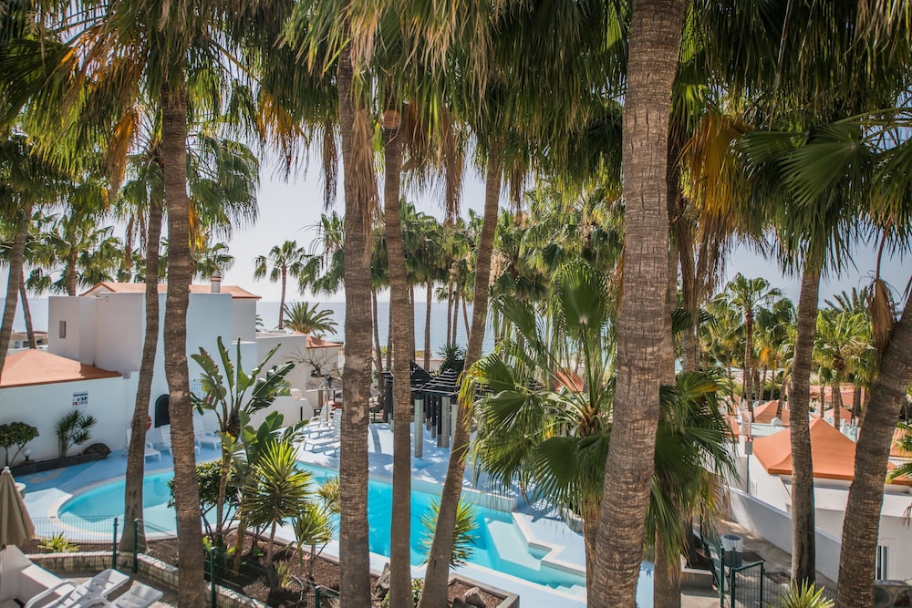 Bahía Calma Beach — Swimming pool in Costa Calma, Canary Islands