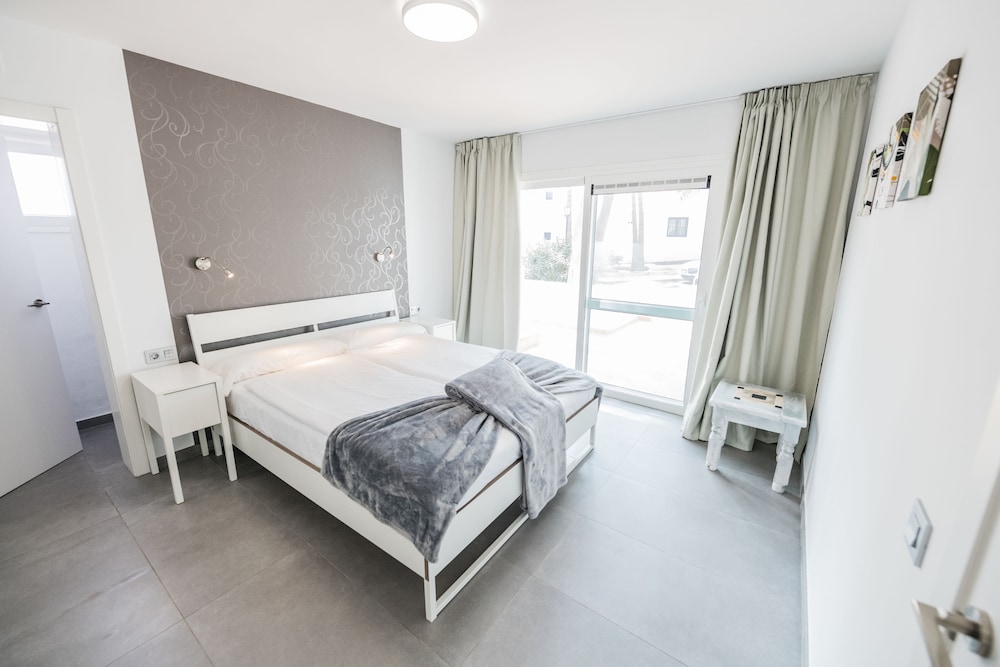 Bahía Calma Beach — Hotel rooms in Costa Calma, Canary Islands