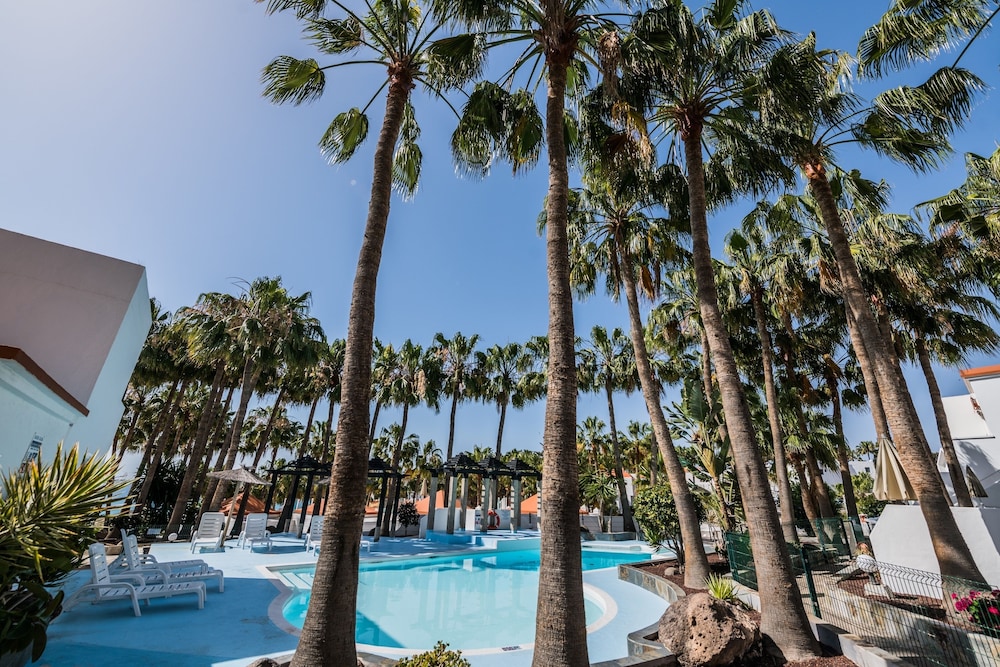 Bahía Calma Beach — Swimming pool in Costa Calma, Canary Islands
