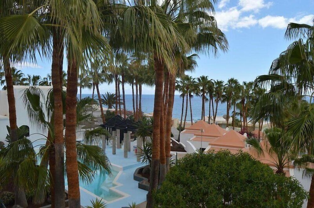 Bahía Calma Beach — Swimming pool in Costa Calma, Canary Islands