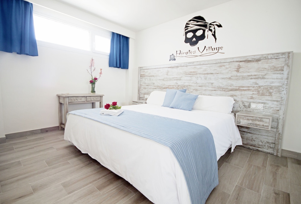 Pirates Village — Hotel rooms in Santa Ponca, Balearic Islands