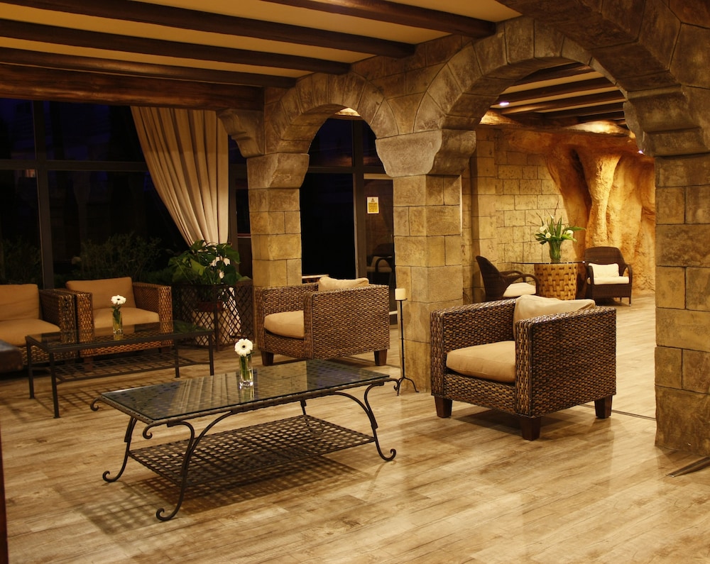 Pirates Village — Hotel building in Santa Ponca, Balearic Islands
