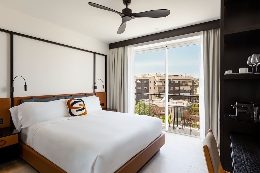 Hotel Riomar Ibiza, A Tribute Portfolio Hotel — Hotel rooms in Santa Eulalia, Balearic Islands