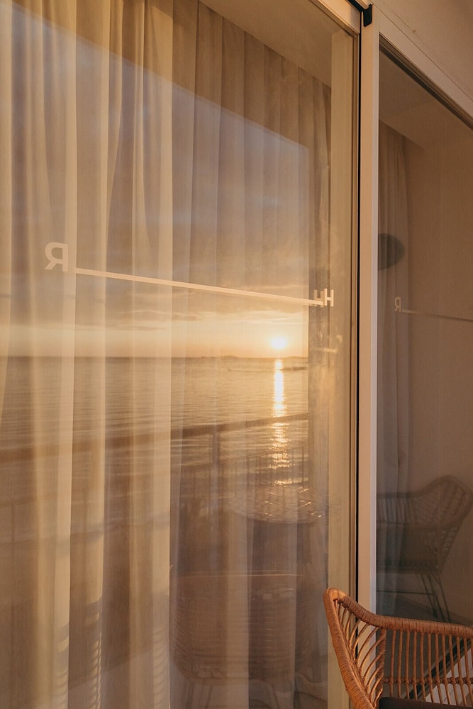 Hotel Riomar Ibiza, A Tribute Portfolio Hotel — Hotel rooms in Santa Eulalia, Balearic Islands