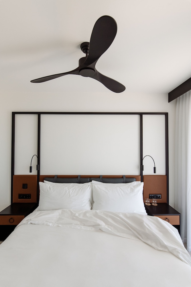 Hotel Riomar Ibiza, A Tribute Portfolio Hotel — Hotel rooms in Santa Eulalia, Balearic Islands