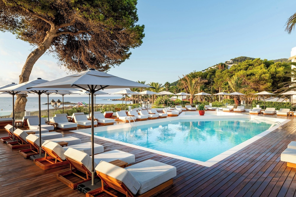 Hotel Riomar Ibiza, A Tribute Portfolio Hotel — Swimming pool in Santa Eulalia, Balearic Islands
