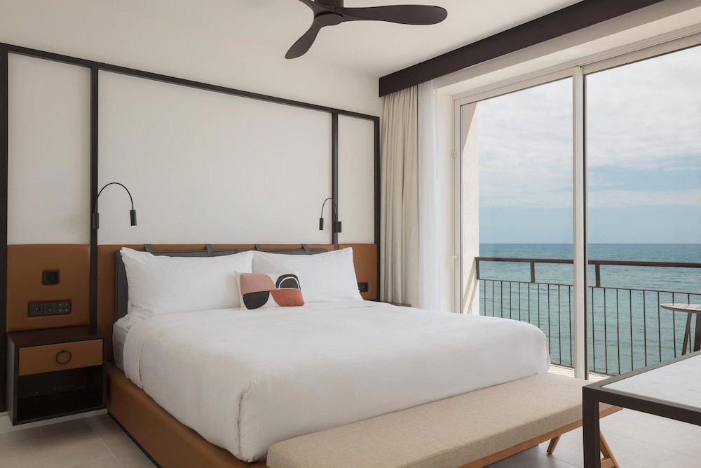 Hotel Riomar Ibiza, A Tribute Portfolio Hotel — Hotel rooms in Santa Eulalia, Balearic Islands