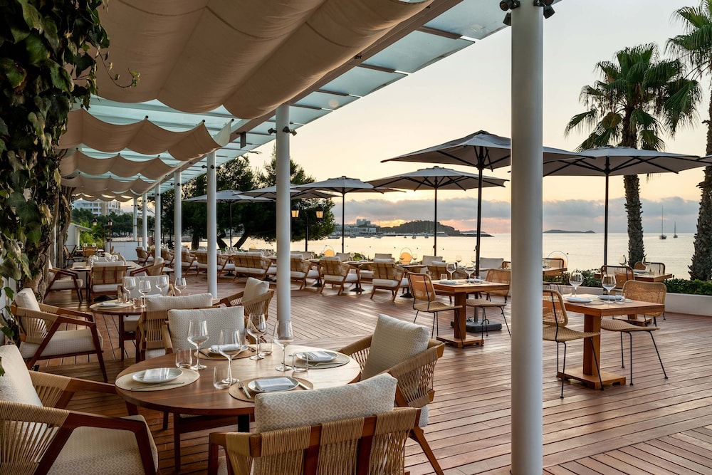 Hotel Riomar Ibiza, A Tribute Portfolio Hotel — Restaurant & bars in Santa Eulalia, Balearic Islands