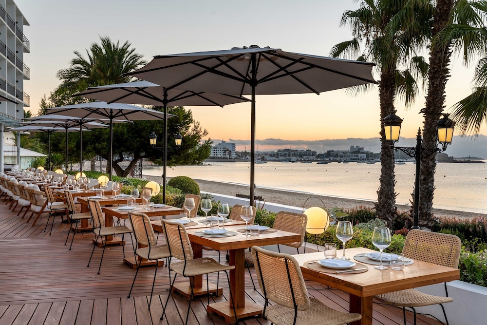 Hotel Riomar Ibiza, A Tribute Portfolio Hotel — Restaurant & bars in Santa Eulalia, Balearic Islands