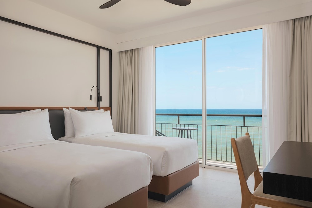 Hotel Riomar Ibiza, A Tribute Portfolio Hotel — Hotel rooms in Santa Eulalia, Balearic Islands
