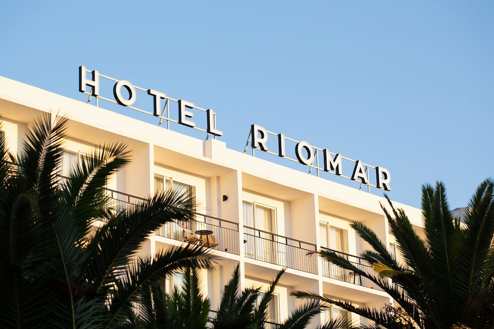 Hotel Riomar Ibiza, A Tribute Portfolio Hotel — Hotel building in Santa Eulalia, Balearic Islands