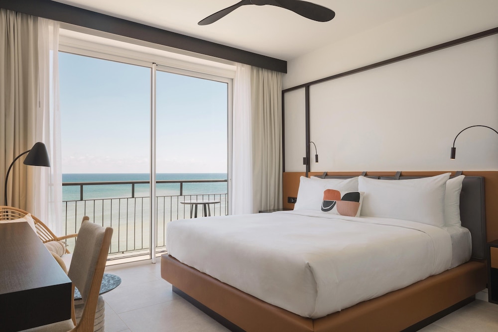 Hotel Riomar Ibiza, A Tribute Portfolio Hotel — Hotel rooms in Santa Eulalia, Balearic Islands