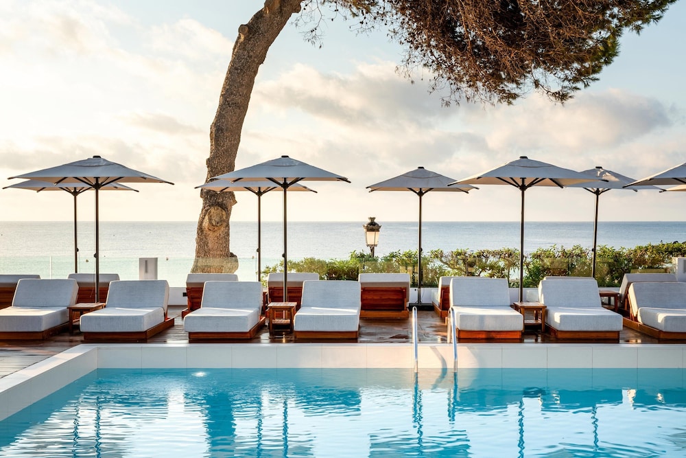 Hotel Riomar Ibiza, A Tribute Portfolio Hotel — Swimming pool in Santa Eulalia, Balearic Islands