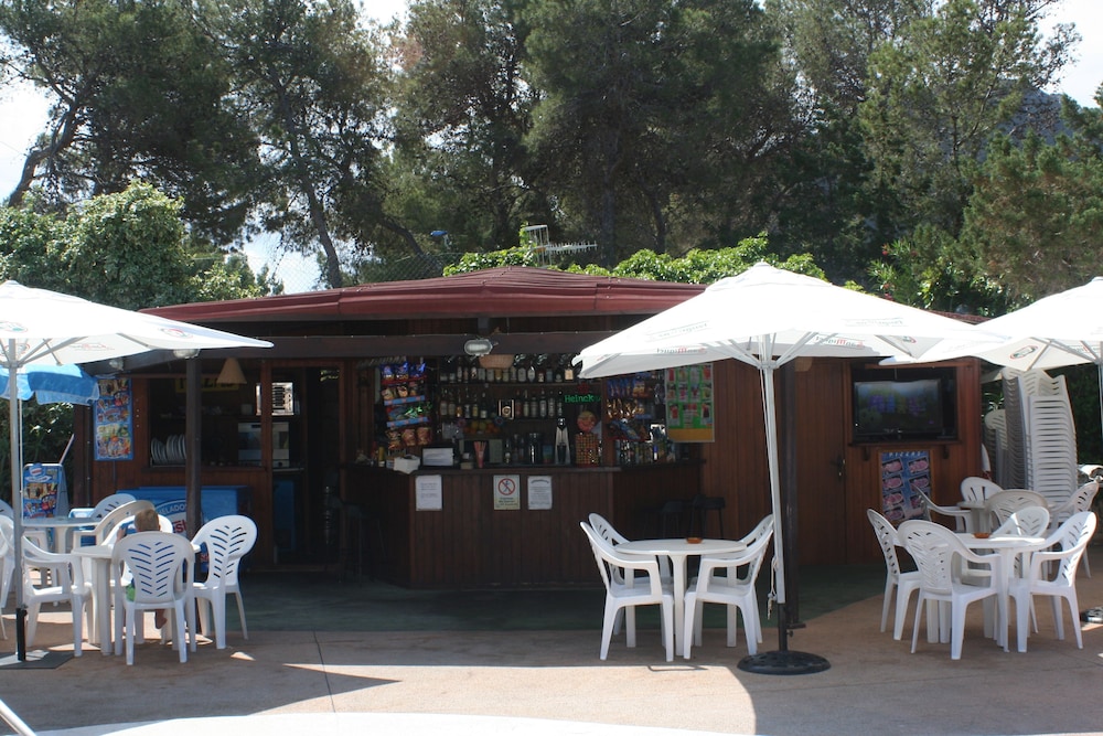 Apartamentos del Rey — Restaurant & bars in Portinatx, Balearic Islands