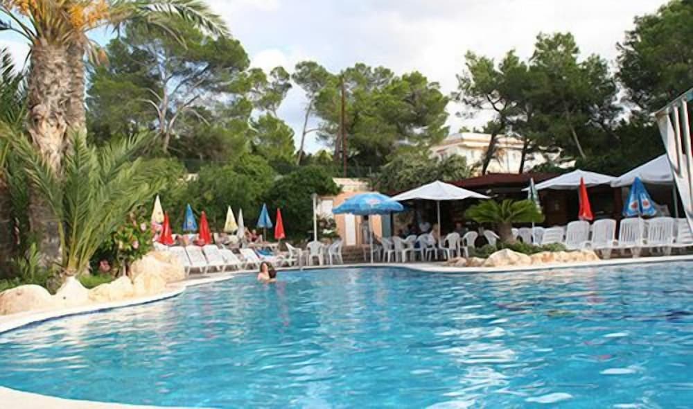 Apartamentos del Rey — Swimming pool in Portinatx, Balearic Islands