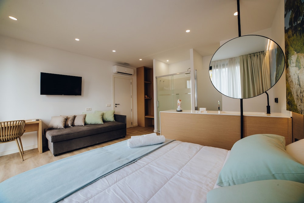 Alannia Salou Resort — Rooms in Salou, Catalonia