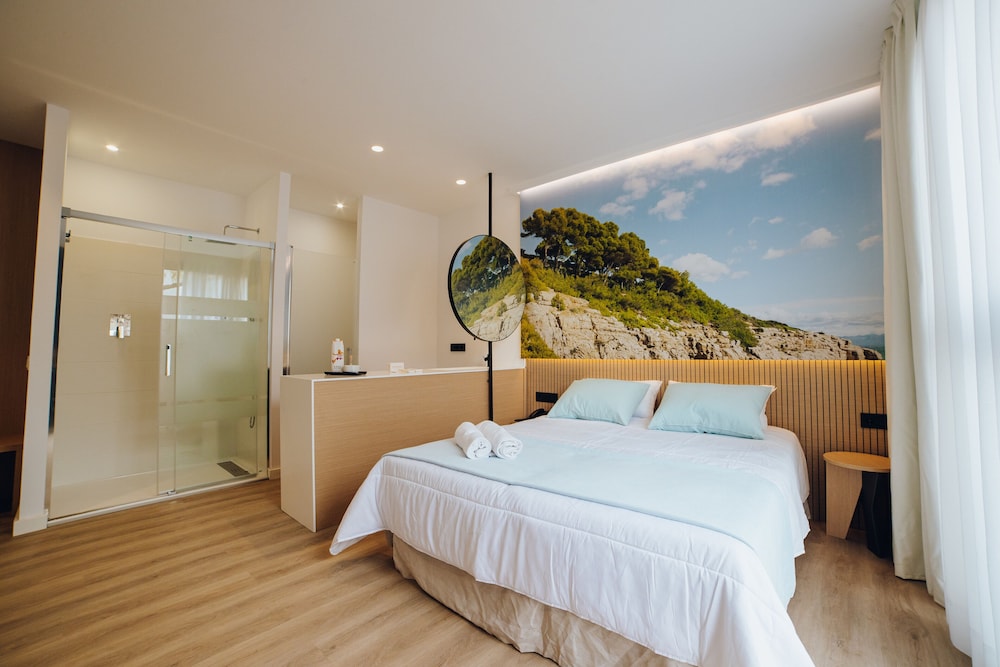 Alannia Salou Resort — Rooms in Salou, Catalonia