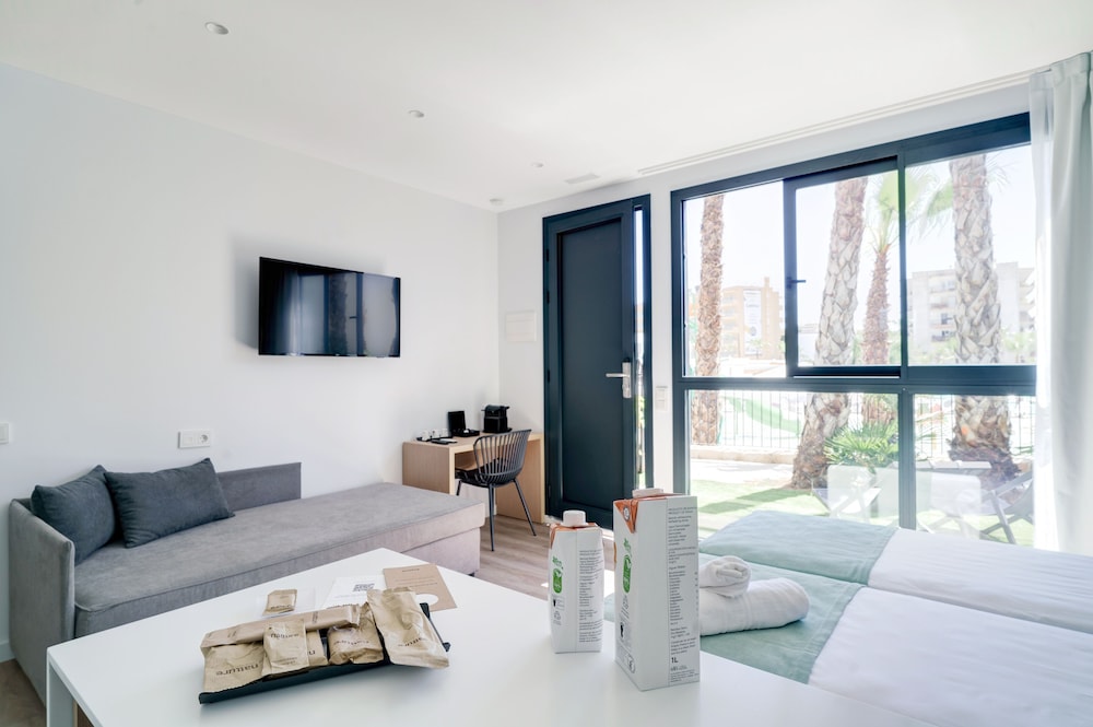 Alannia Salou Resort — Rooms in Salou, Catalonia