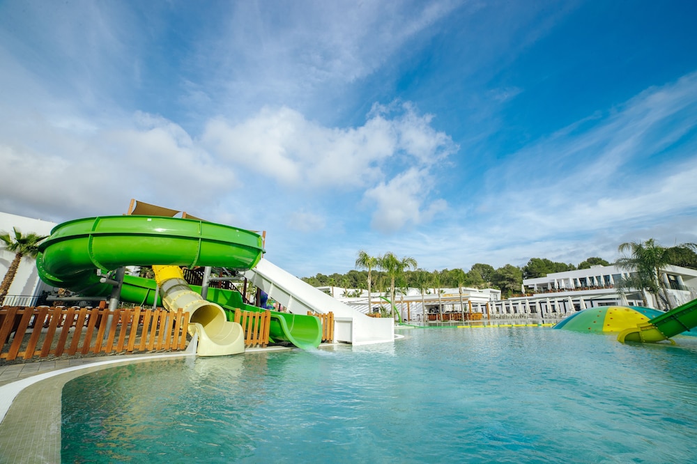 Alannia Salou Resort — Pool in Salou, Catalonia