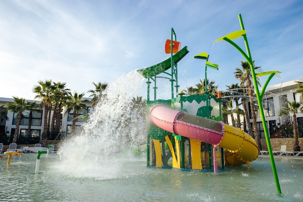 Alannia Salou Resort — Pool in Salou, Catalonia
