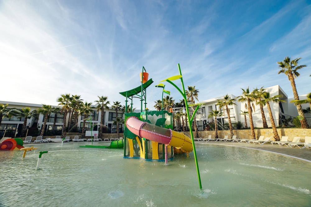 Alannia Salou Resort — Pool in Salou, Catalonia
