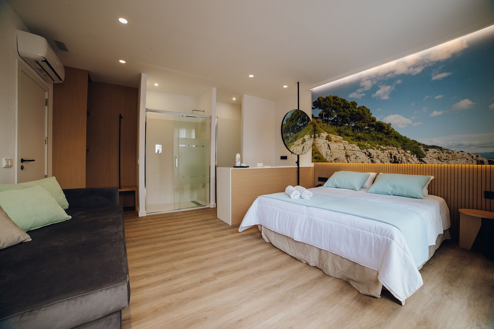 Alannia Salou Resort — Rooms in Salou, Catalonia