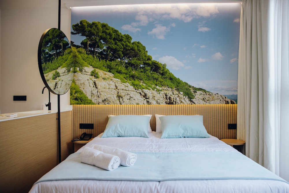 Alannia Salou Resort — Rooms in Salou, Catalonia