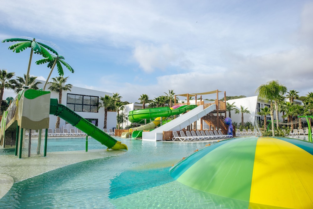 Alannia Salou Resort — Pool in Salou, Catalonia