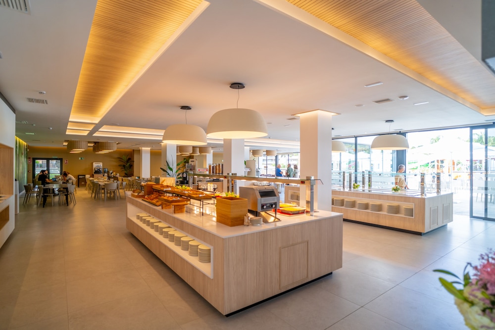 Alannia Salou Resort — Restaurant in Salou, Catalonia