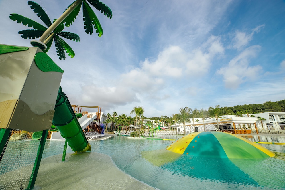Alannia Salou Resort — Pool in Salou, Catalonia