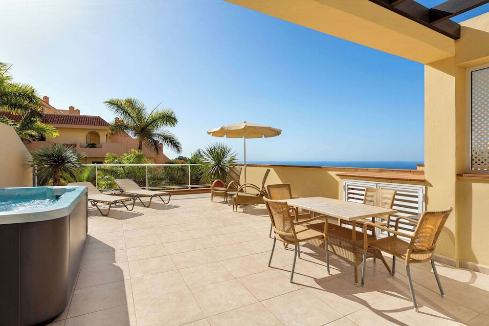 Wyndham Residences Costa Adeje — Hotel building in Costa Adeje, Canary Islands