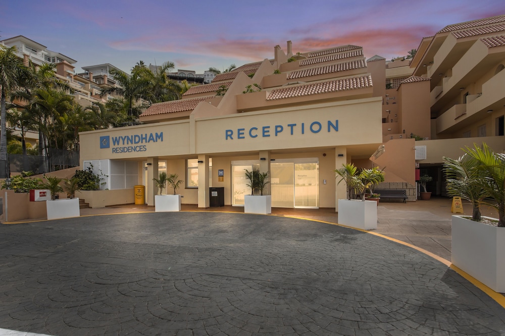 Wyndham Residences Costa Adeje — Hotel building in Costa Adeje, Canary Islands