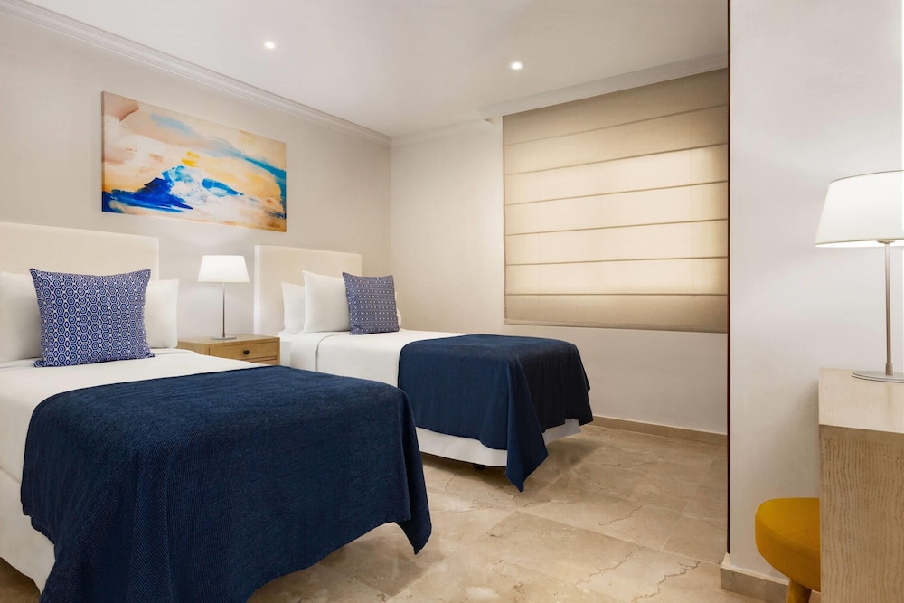 Wyndham Residences Costa Adeje — Hotel rooms in Costa Adeje, Canary Islands