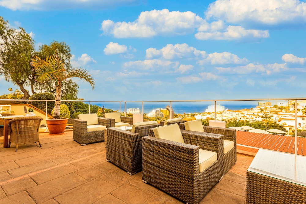 Wyndham Residences Costa Adeje — Restaurant & bars in Costa Adeje, Canary Islands
