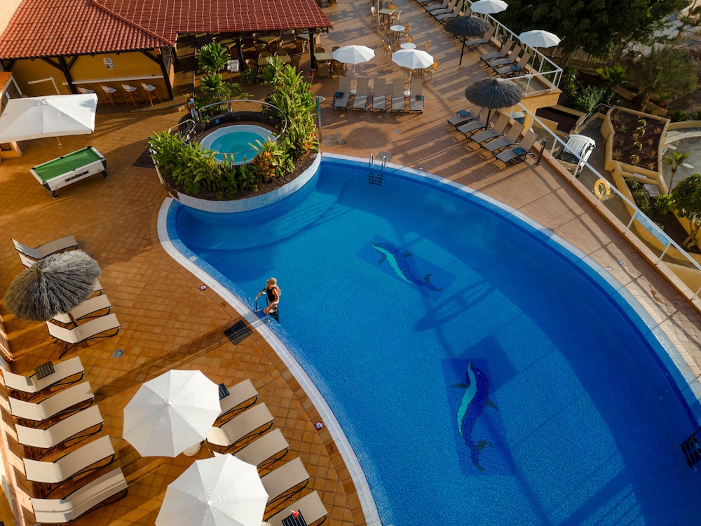 Wyndham Residences Costa Adeje — Swimming pool in Costa Adeje, Canary Islands
