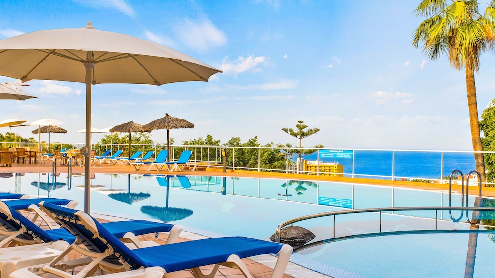 Wyndham Residences Costa Adeje — Swimming pool in Costa Adeje, Canary Islands