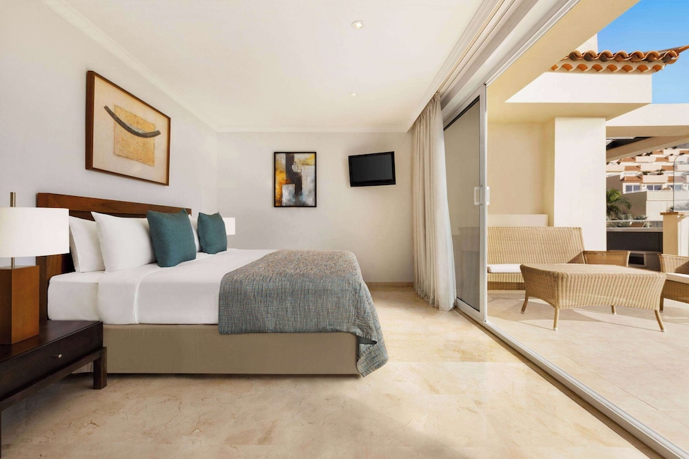 Wyndham Residences Costa Adeje — Hotel rooms in Costa Adeje, Canary Islands