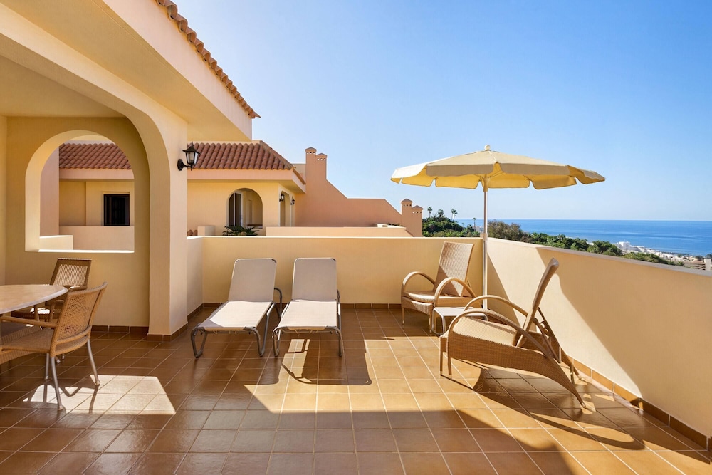 Wyndham Residences Costa Adeje — Hotel building in Costa Adeje, Canary Islands