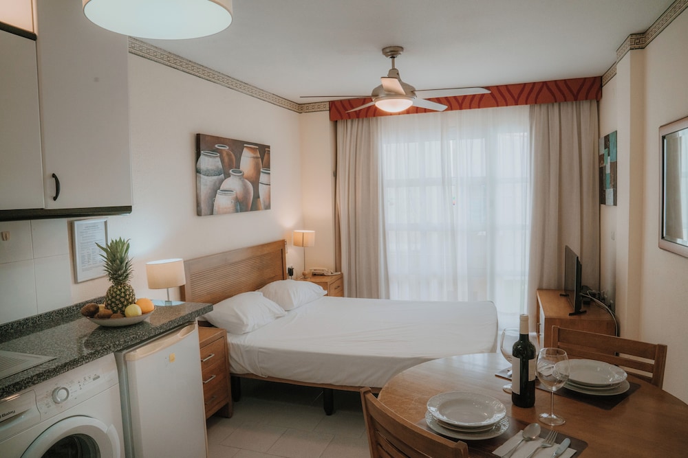 Crown Resorts Club Marbella — Hotel rooms in Mijas, Andalusia