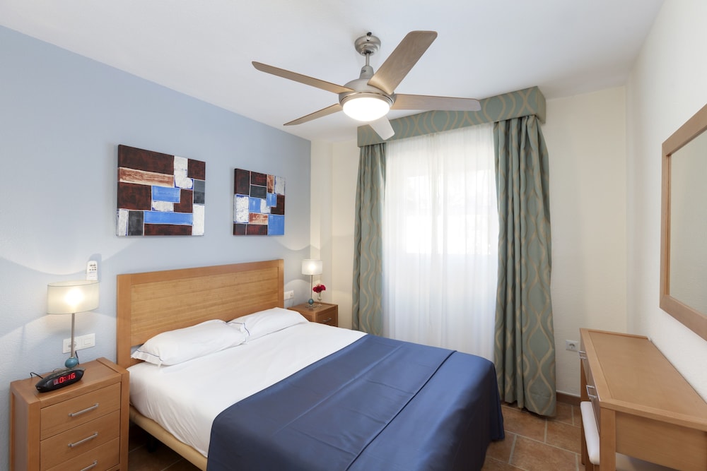 Crown Resorts Club Marbella — Hotel rooms in Mijas, Andalusia