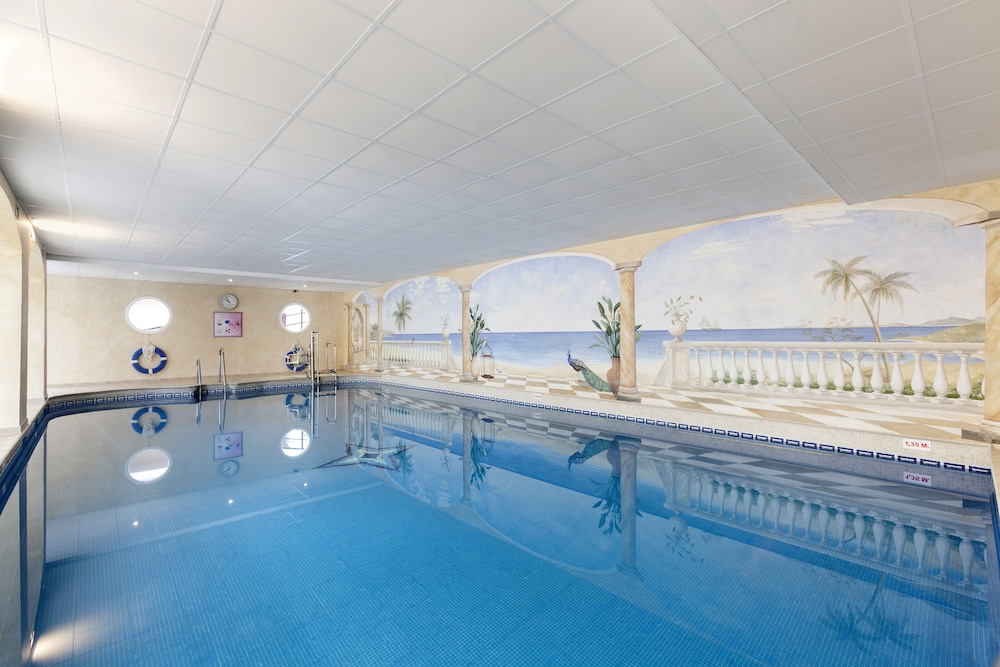 Crown Resorts Club Marbella — Swimming pool in Mijas, Andalusia