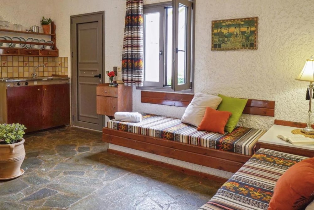 Flamingos Hotel by GHH — Hotel rooms in Chania
