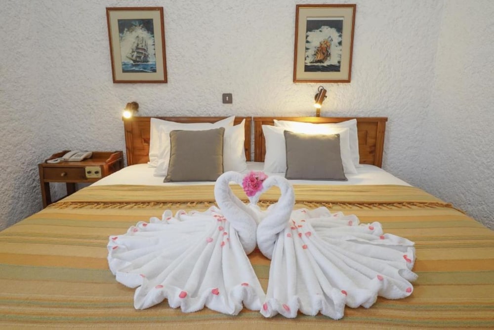 Flamingos Hotel by GHH — Hotel rooms in Chania