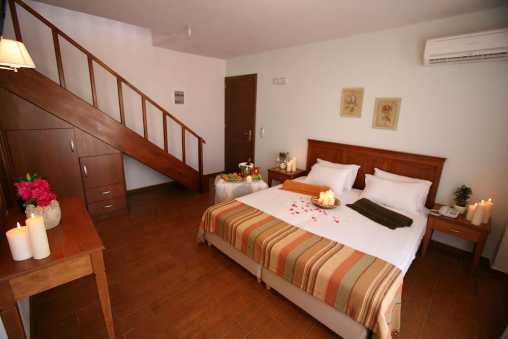 Flamingos Hotel by GHH — Hotel rooms in Chania