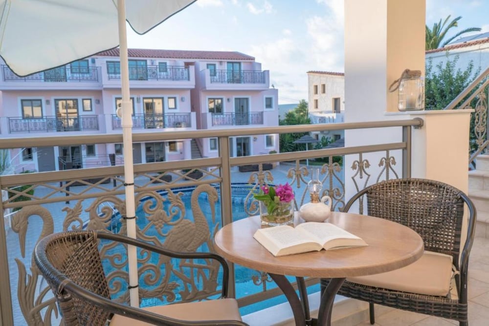 Flamingos Hotel by GHH — Hotel building in Chania